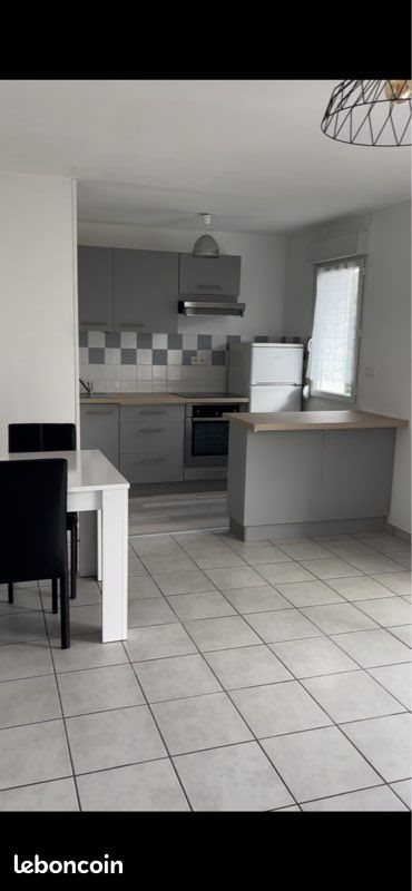 Appartement à louer, 54m², Taden