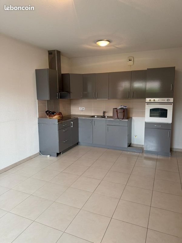 Appartement à louer, 61m², Cogolin