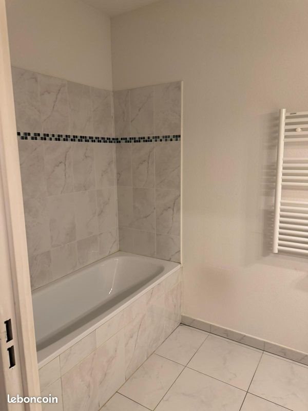 Appartement à louer, 61m², Cogolin