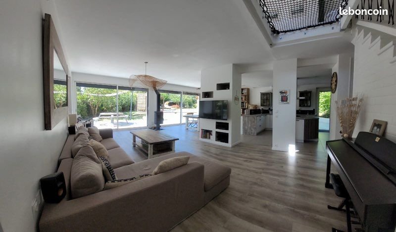 Maison à vendre, 250m², Neyron