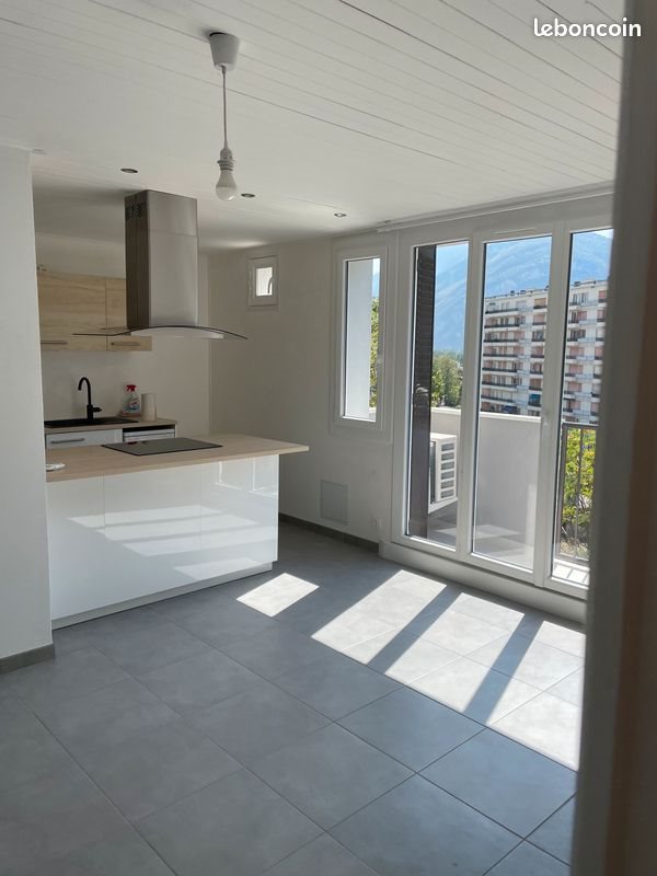 Appartement à louer, 41m², Saint-Egrève