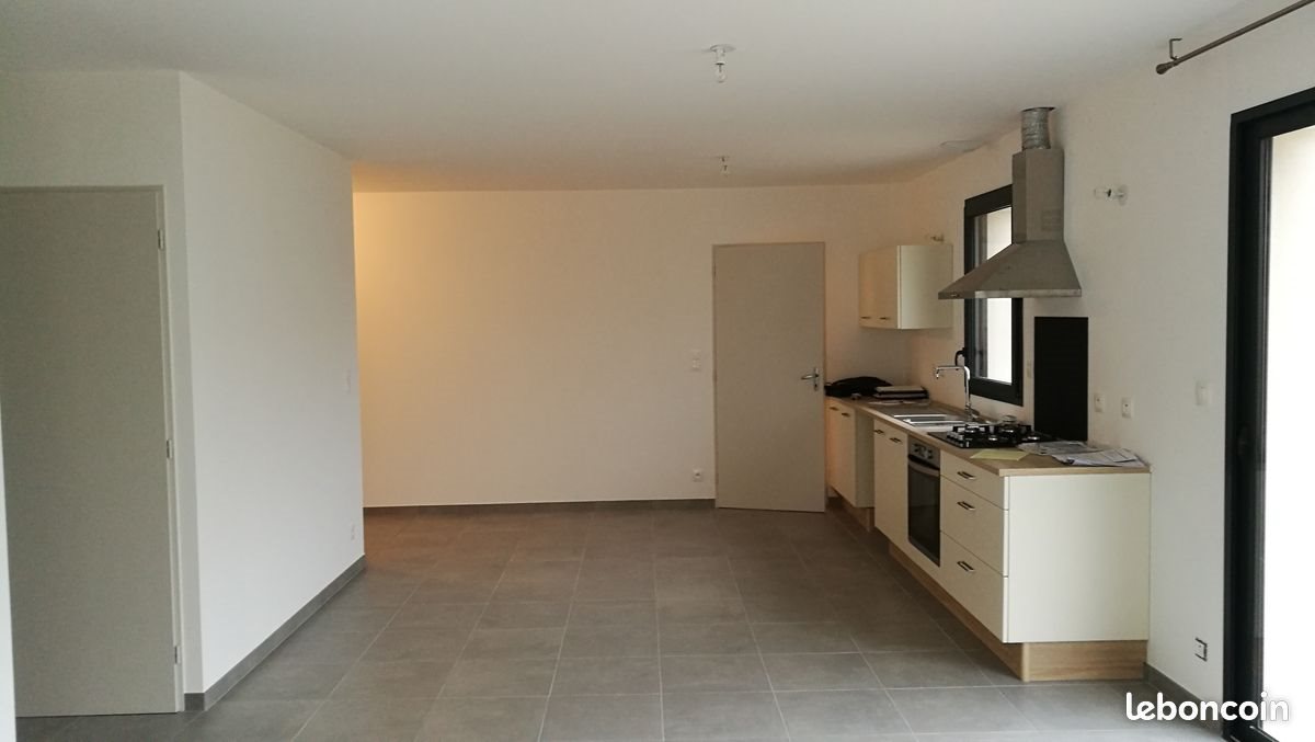 Maison à louer, 85m², Trémentines