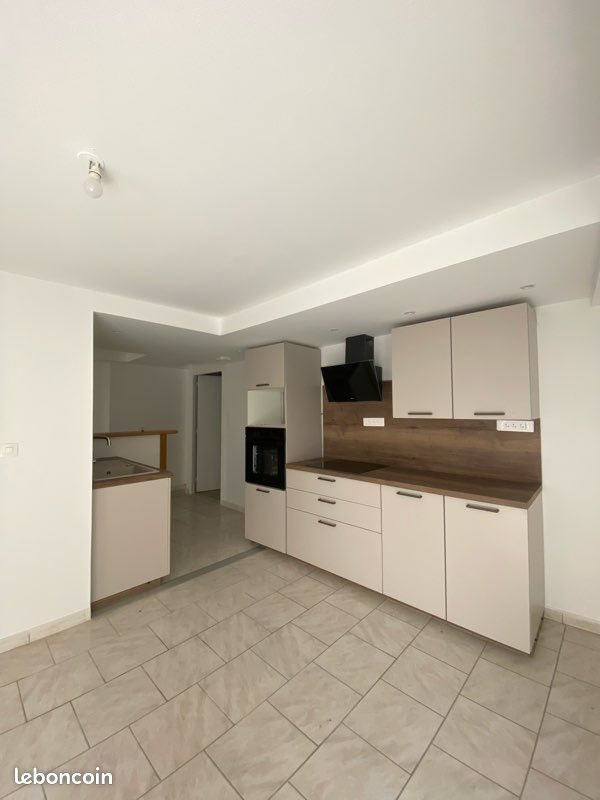 Appartement à louer, 80m², Vic-sur-Seille