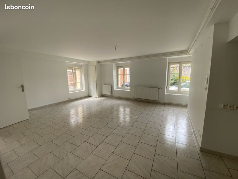 Appartement à louer, 80m², Vic-sur-Seille