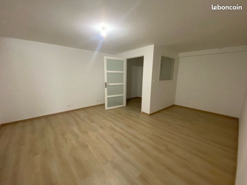 Appartement à louer, 80m², Vic-sur-Seille