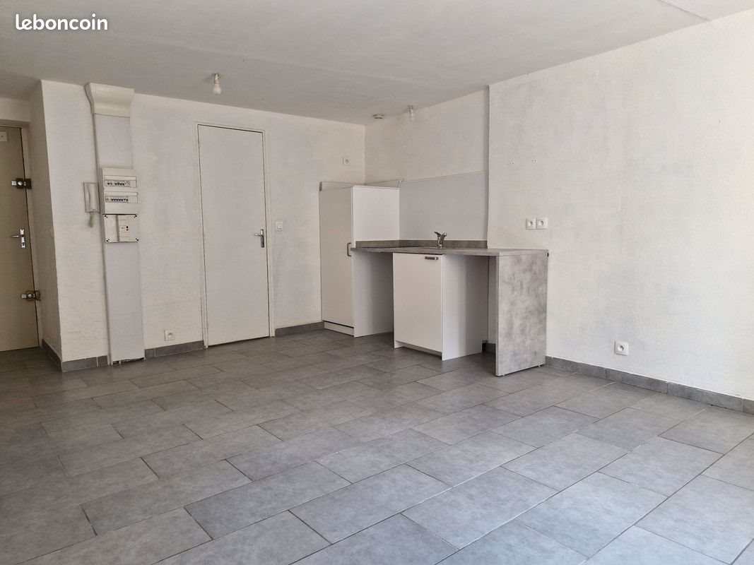 Appartement à louer, 25m², Trets