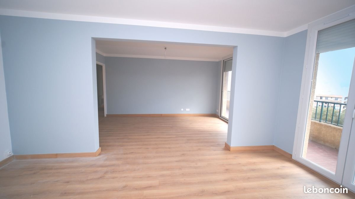 Appartement à louer, 89m², Ajaccio