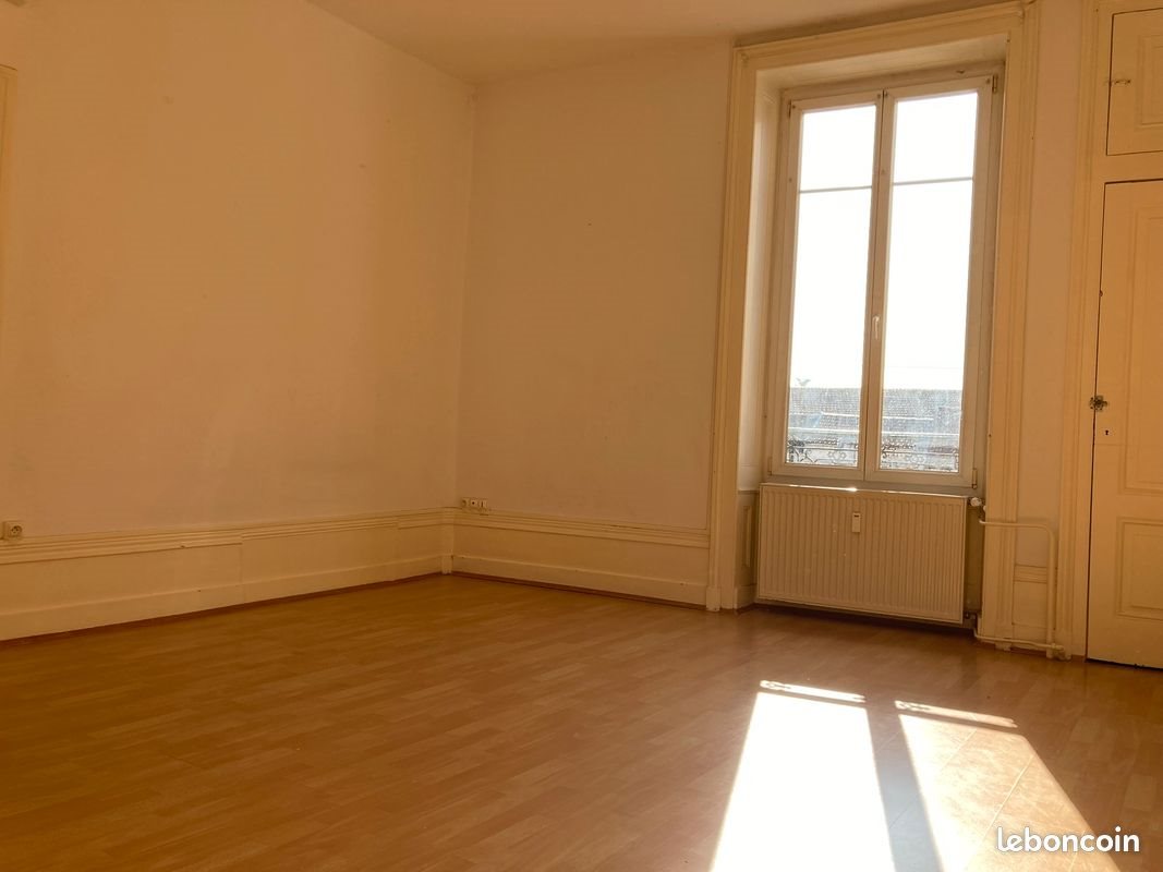 Appartement à louer, 79m², Gray