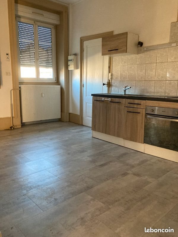 Appartement à louer, 79m², Gray