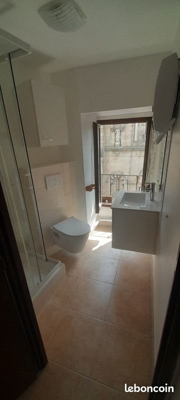 Appartement à louer, 25m², Aubenas