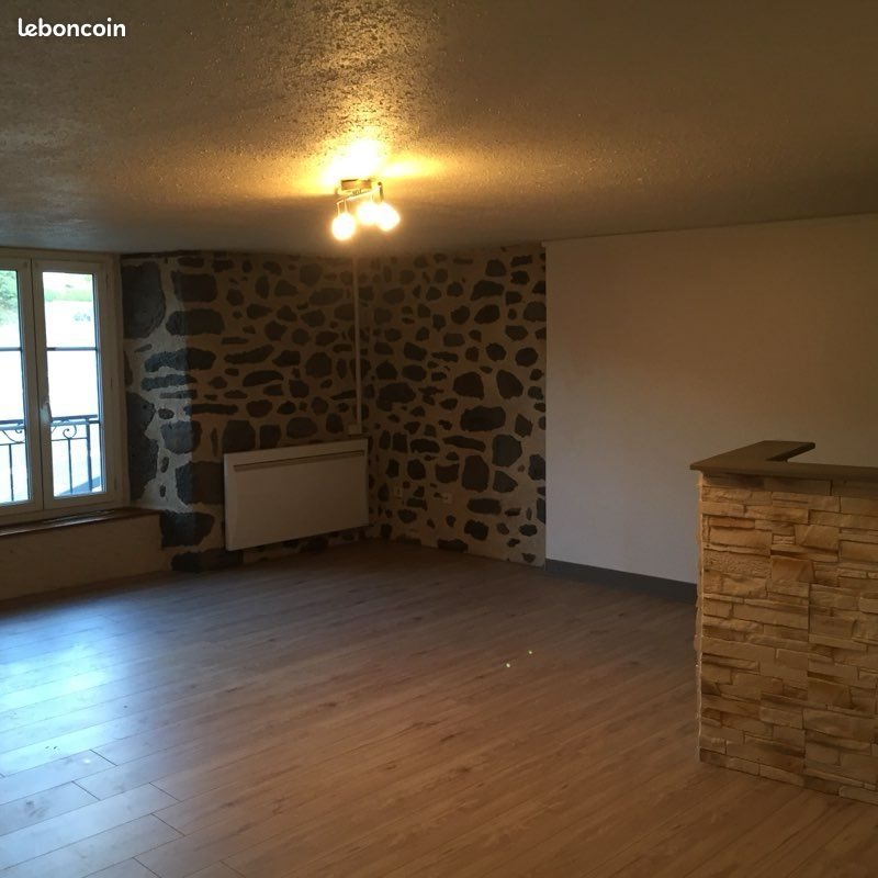 Appartement à louer, 70m², Allanche