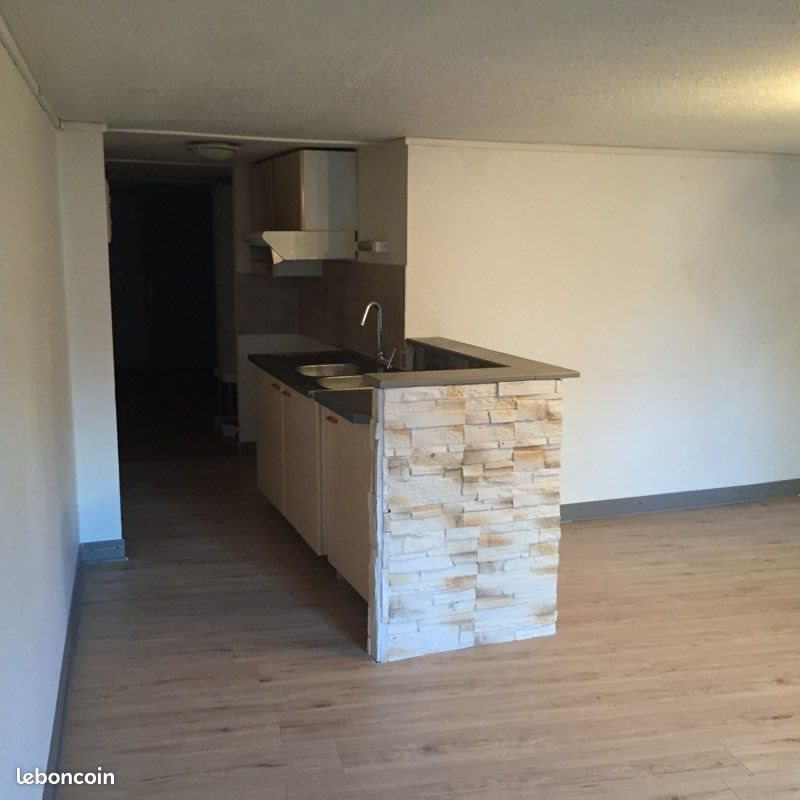Appartement à louer, 70m², Allanche
