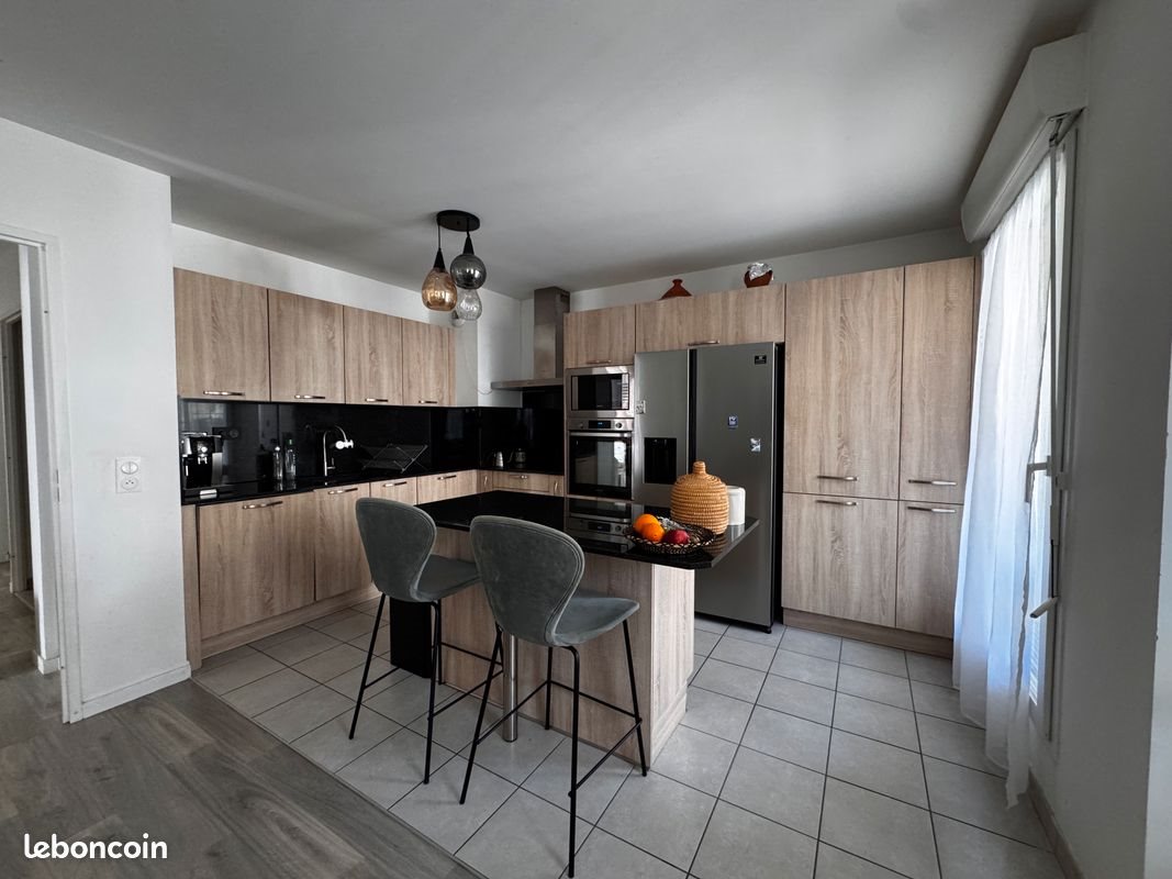 Appartement à louer, 82m², Nanterre