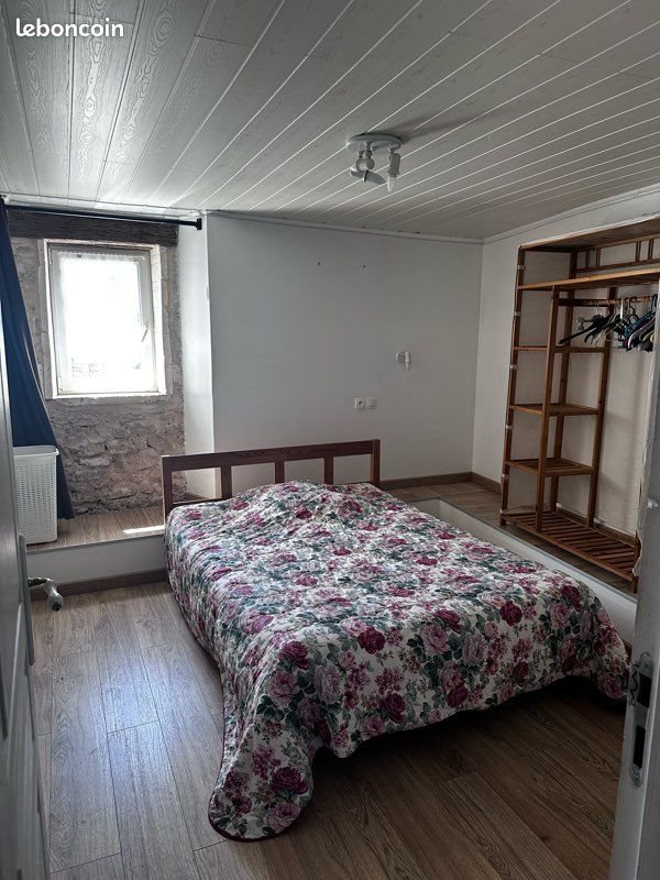 Appartement à louer, 60m², Savignac-les-Églises