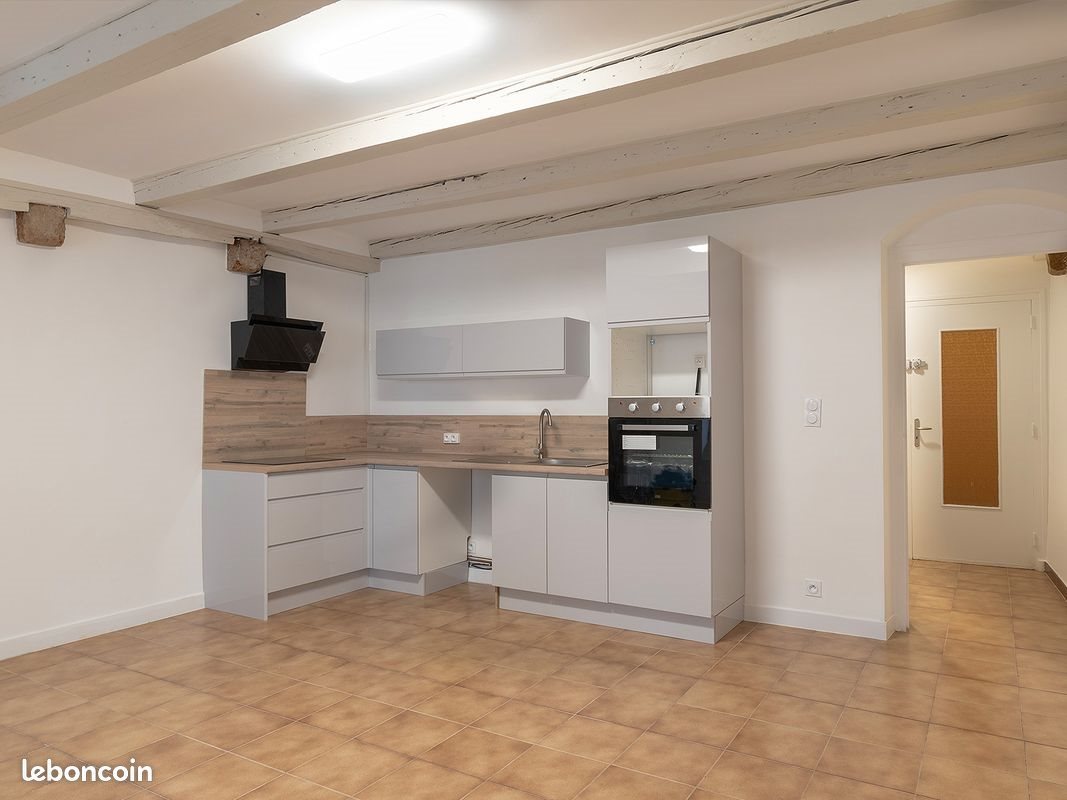 Appartement à louer, 73m², Poncin