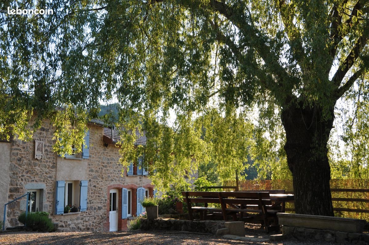 Maison à vendre, 260m², Ambierle