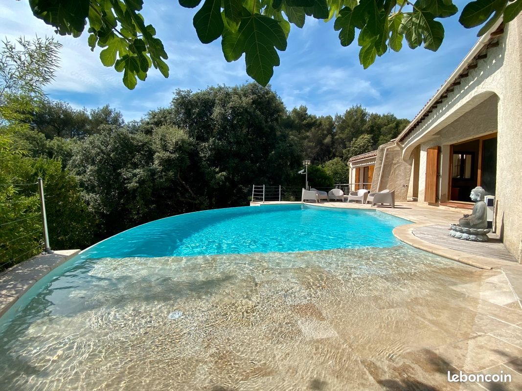 Maison à louer, 208m², Ceyreste