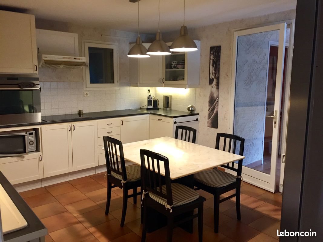Maison à louer, 208m², Ceyreste