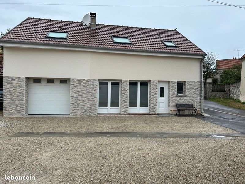 Maison à louer, 96m², Brégy