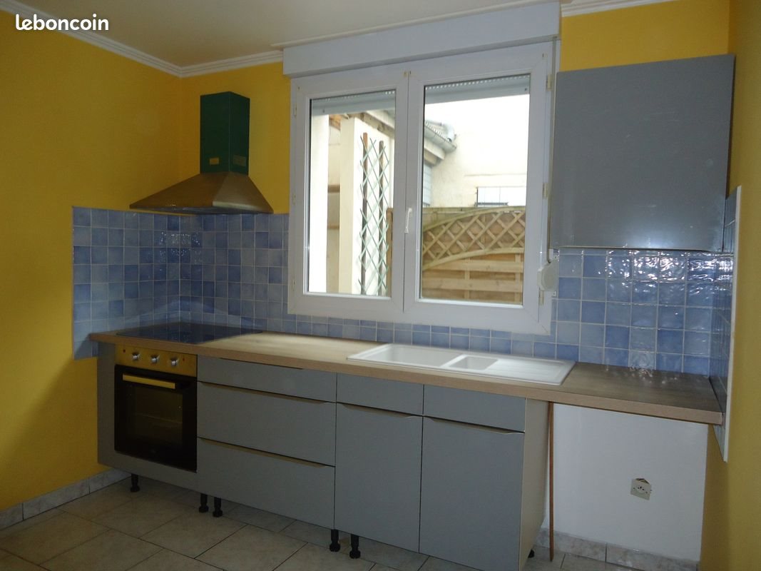 Maison à louer, 91m², Wassy