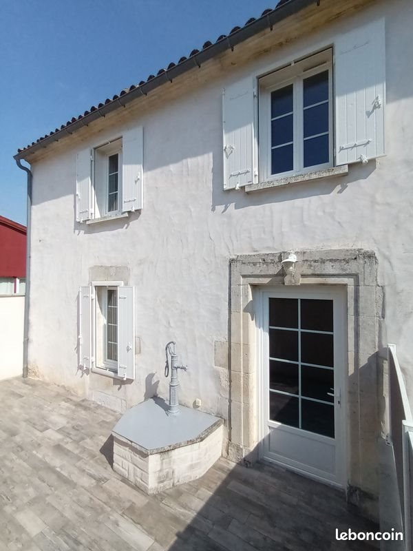 Maison à louer, 133m², Mosnac