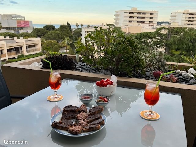 Appartement à louer, 70m², Antibes