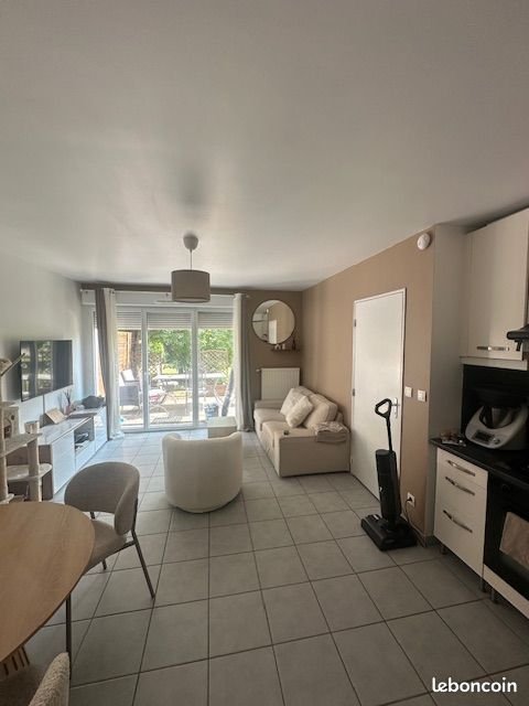 Appartement à louer, 41m², Saint-Priest