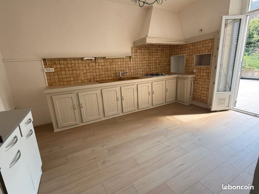 Appartement à louer, 100m², Lons-le-Saunier