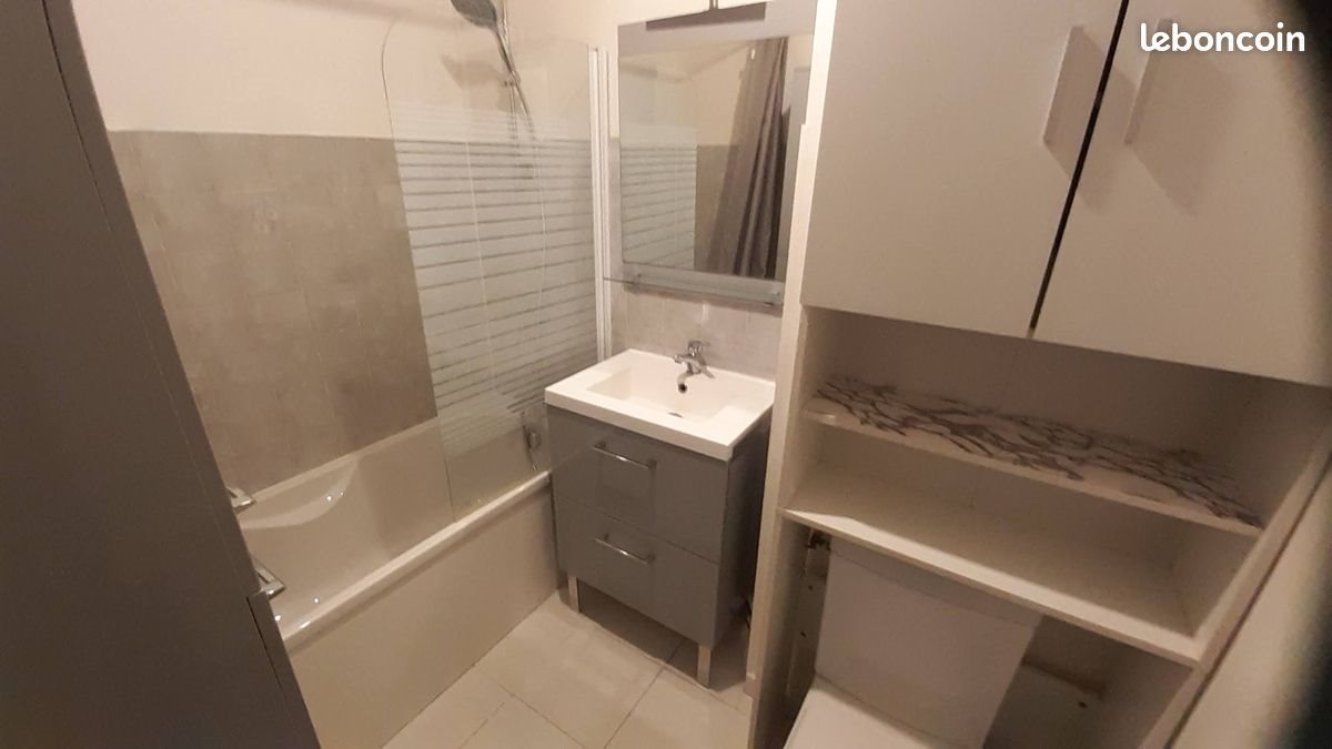 Appartement à louer, 31m², Marignane