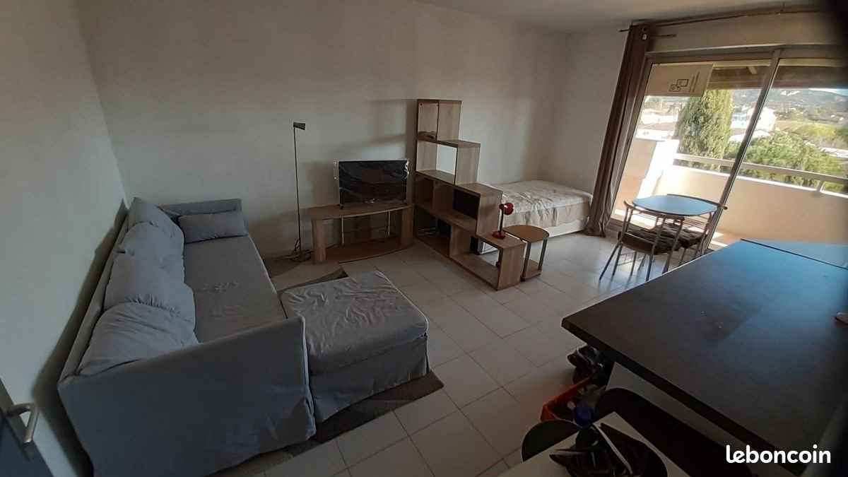 Appartement à louer, 31m², Marignane