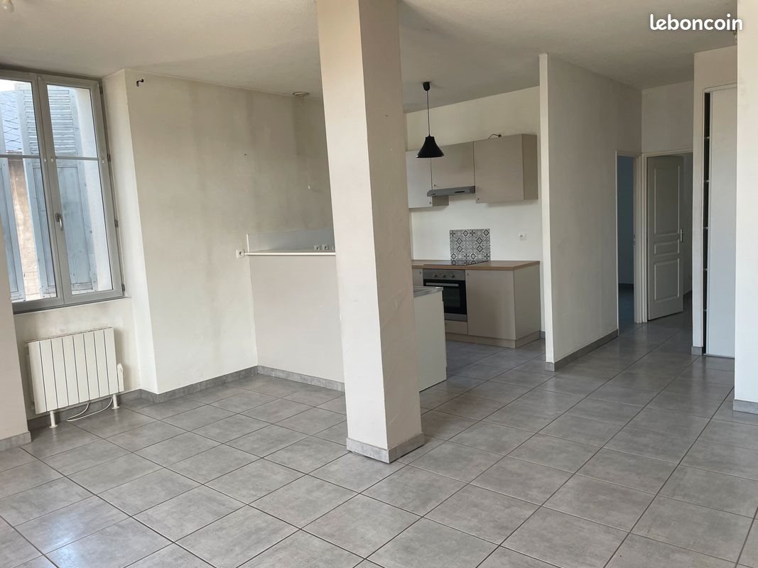 Appartement à louer, 70m², Saint-Béron