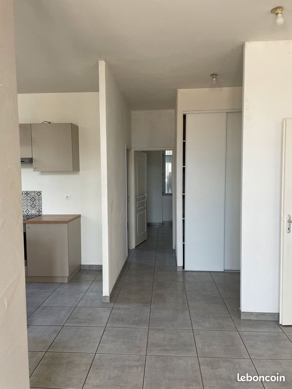 Appartement à louer, 70m², Saint-Béron