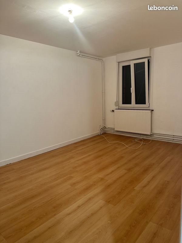 Maison à louer, 54m², Lécluse