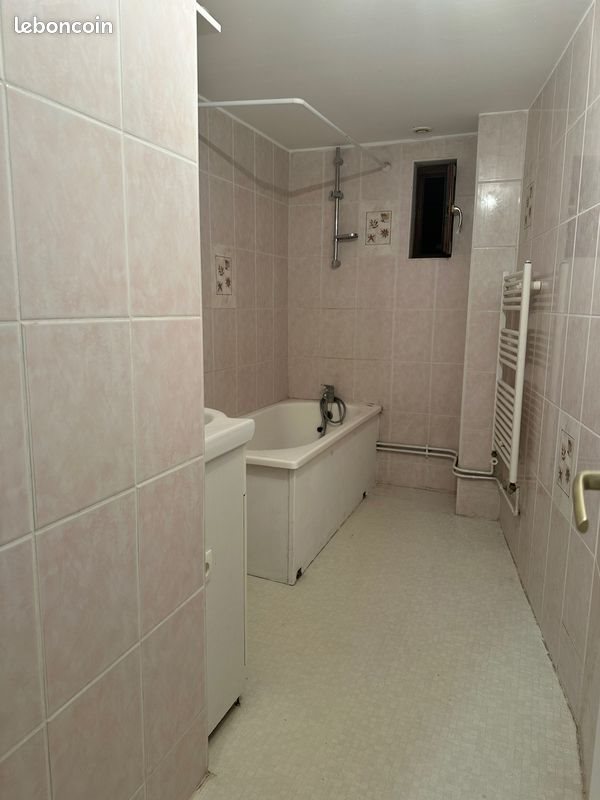 Maison à louer, 54m², Lécluse