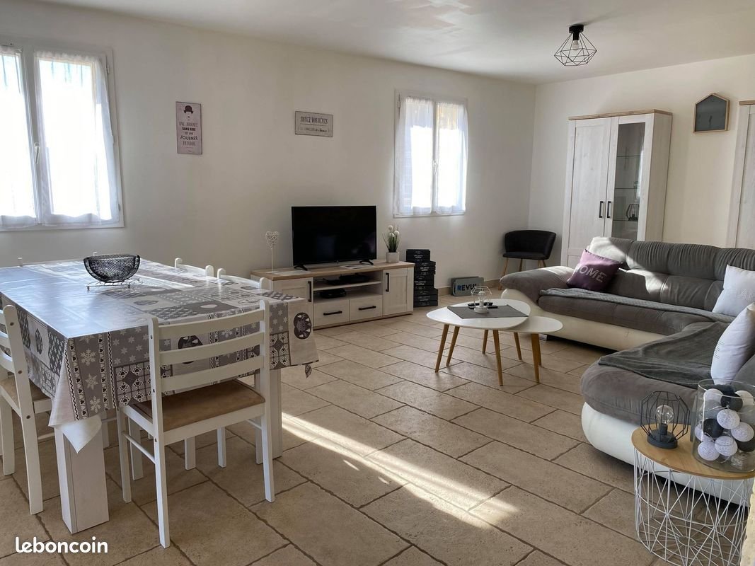 Maison à louer, 160m², Saint-Laurent-de-Carnols