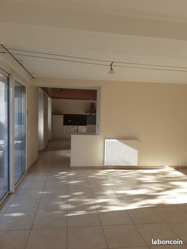 Maison à louer, 165m², Saussenac