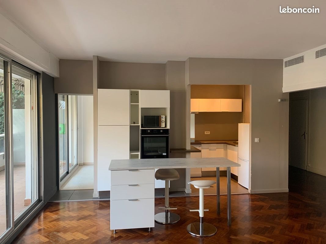 Appartement à louer, 82m², Marseille 8ème
