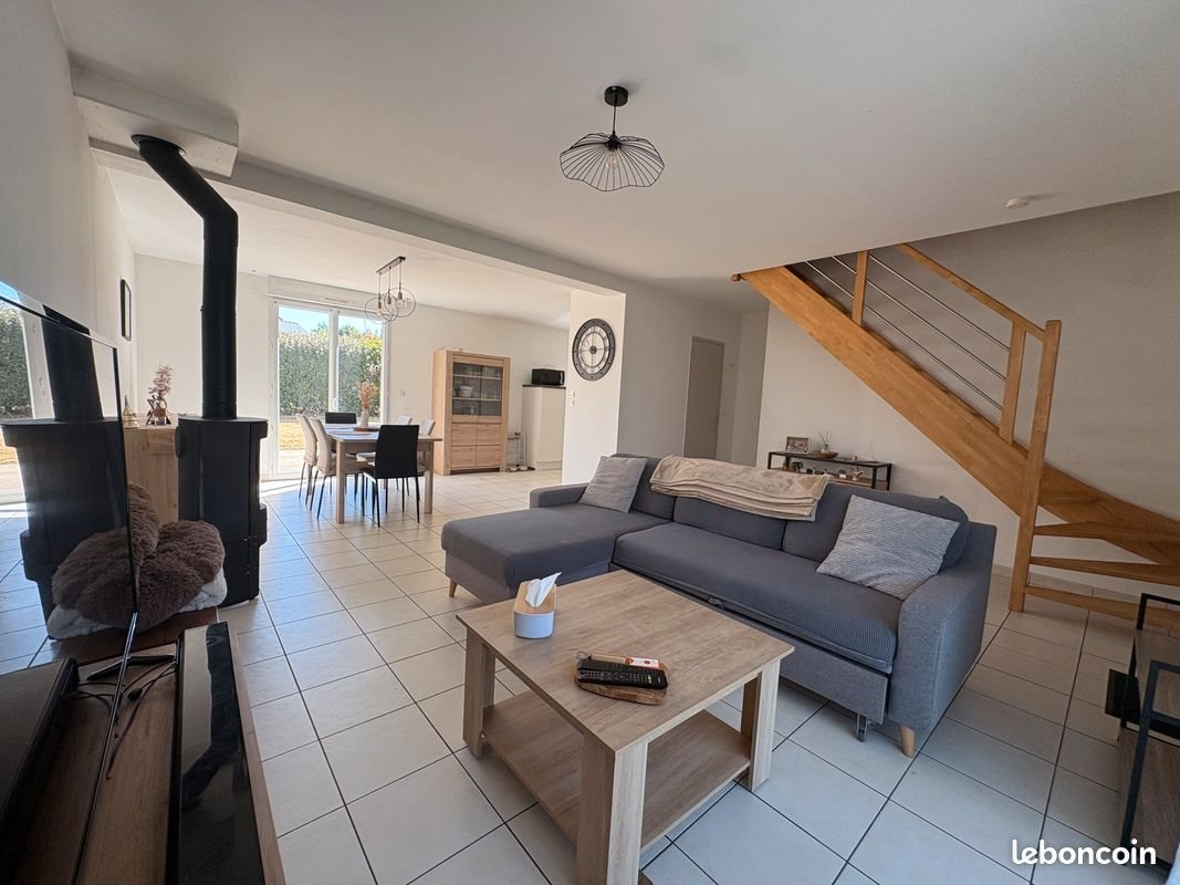 Maison à louer, 120m², Chailland