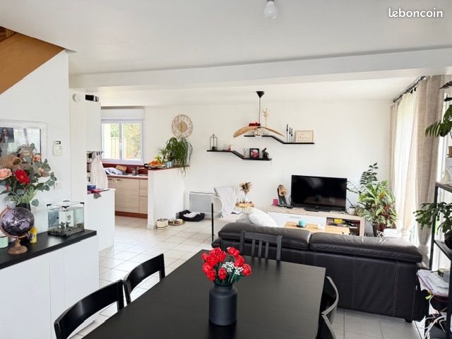 Maison à louer, 90m², Pommeret
