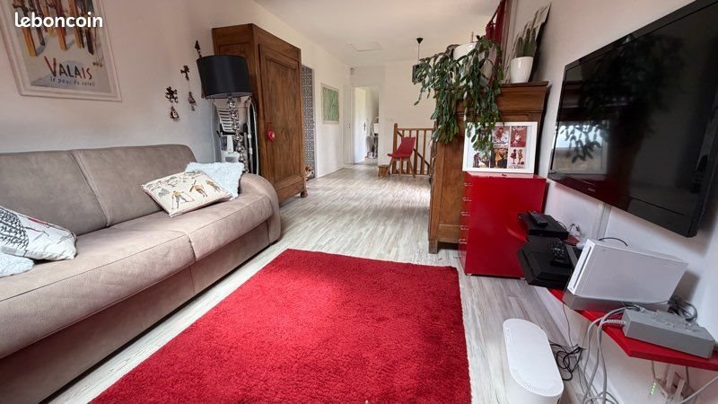 Maison à louer, 180m², Cessy