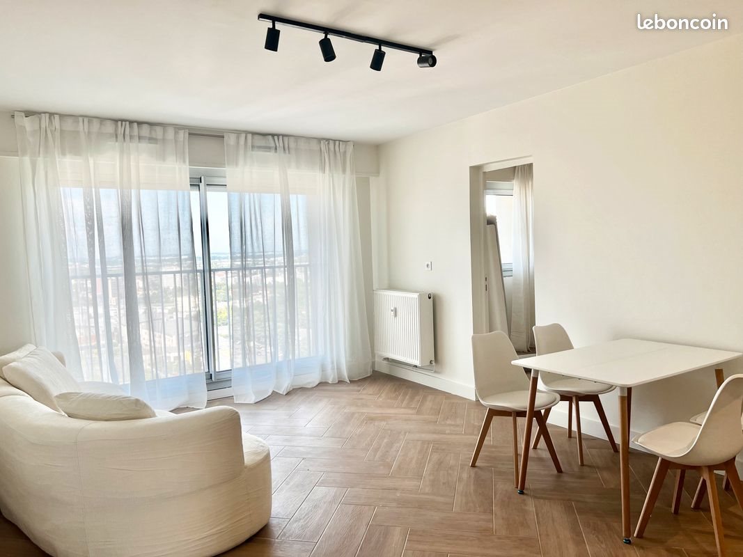 Appartement à louer, 42m², Vénissieux
