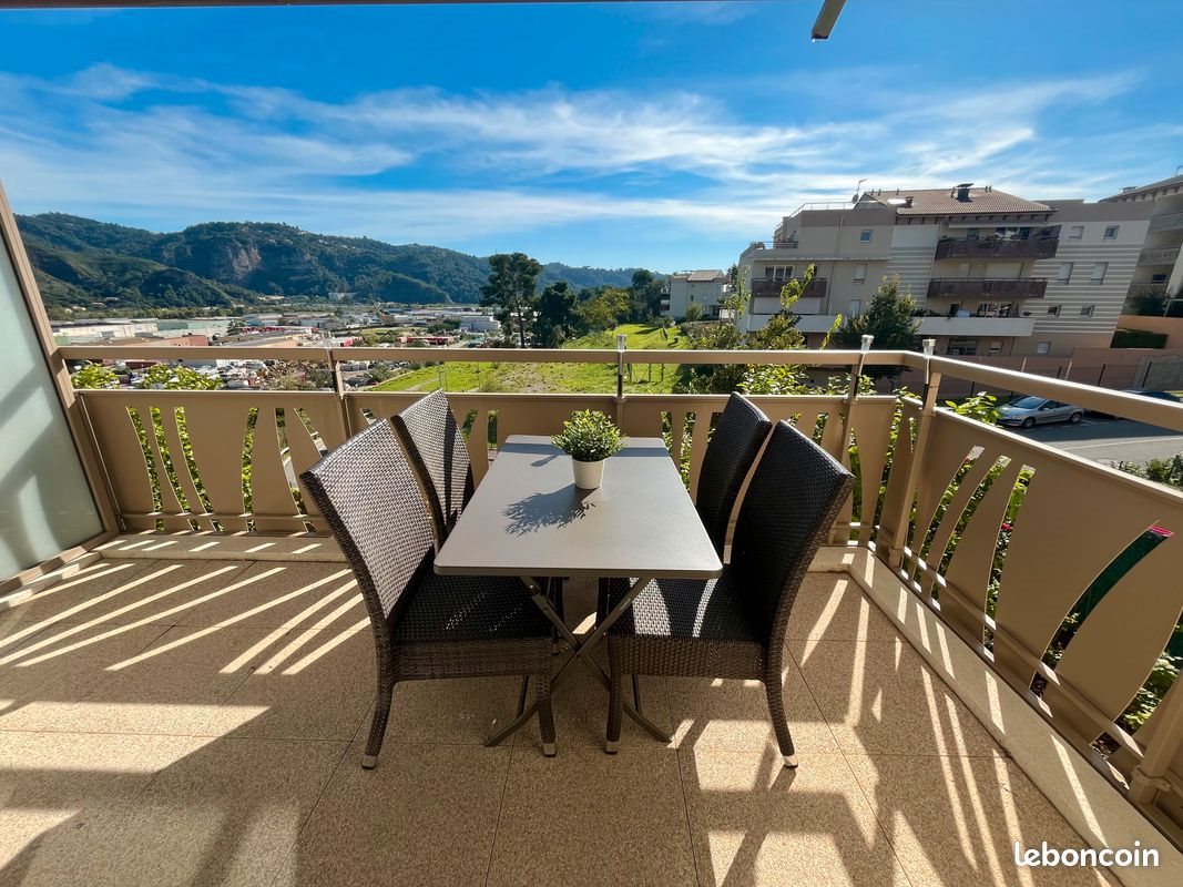 Appartement à louer, 41m², Carros