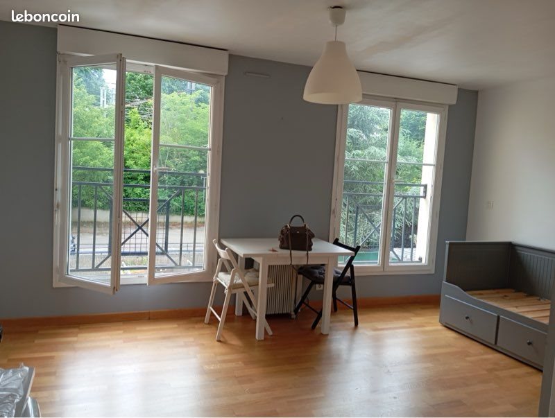 Appartement à louer, 25m², Saint-Cyr-l'Ecole