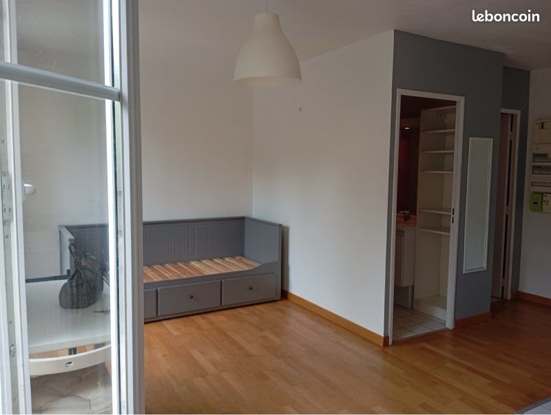 Appartement à louer, 25m², Saint-Cyr-l'Ecole