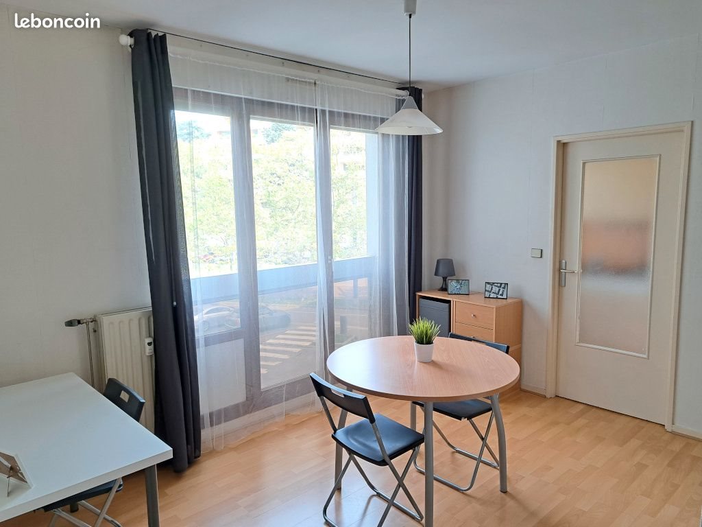 Appartement à louer, 26m², Saint-Étienne