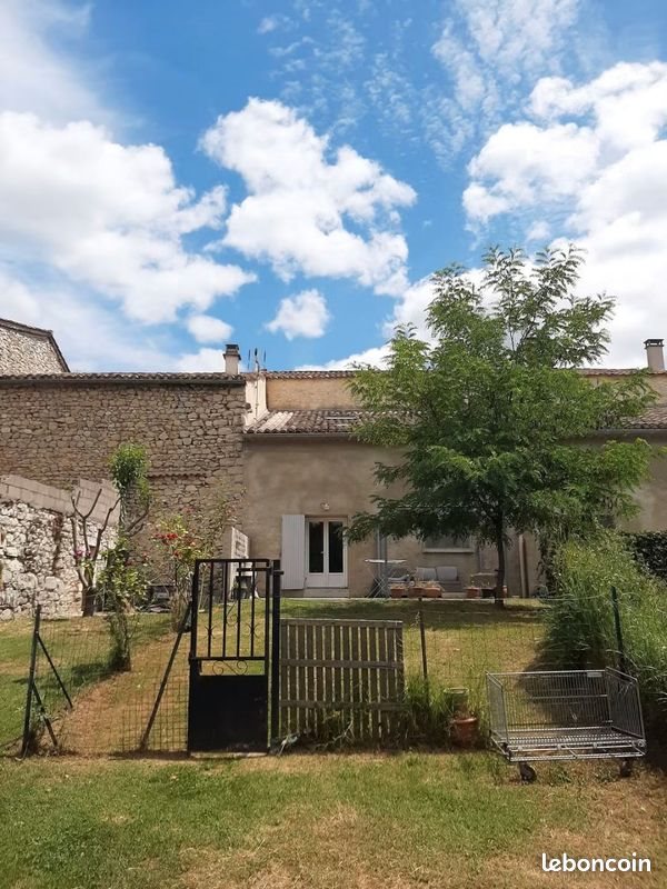 Appartement à louer, 70m², Lussan