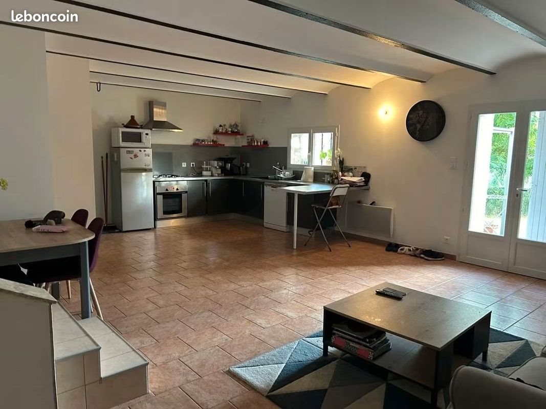 Appartement à louer, 70m², Lussan