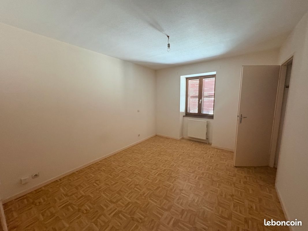 Appartement à louer, 67m², Conliège