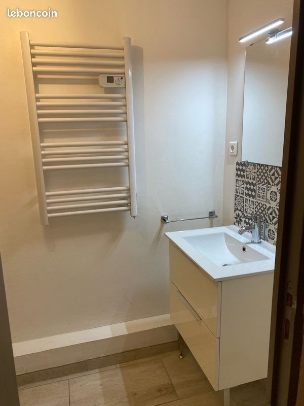 Appartement à louer, 53m², Mazan