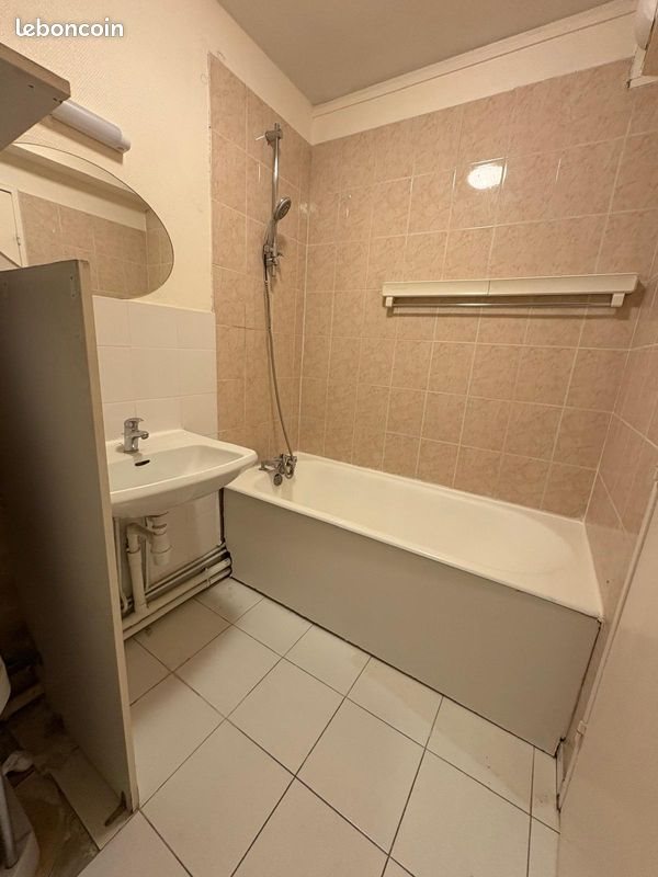 Appartement à louer, 26m², Evry